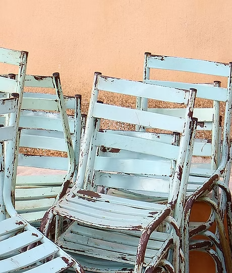Comfortable folding chairs for beachside gatherings